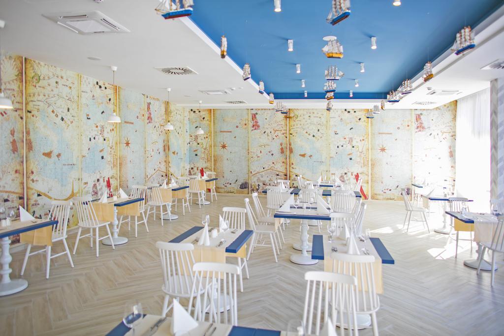 קורצולה Port 9 Island Family Resort מראה חיצוני תמונה
